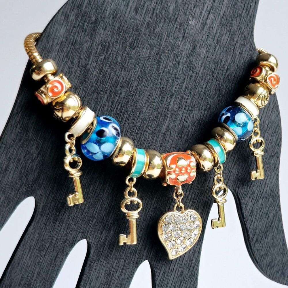 Bracelet with Heart and‎ Key Charm - Picture 2 of 4